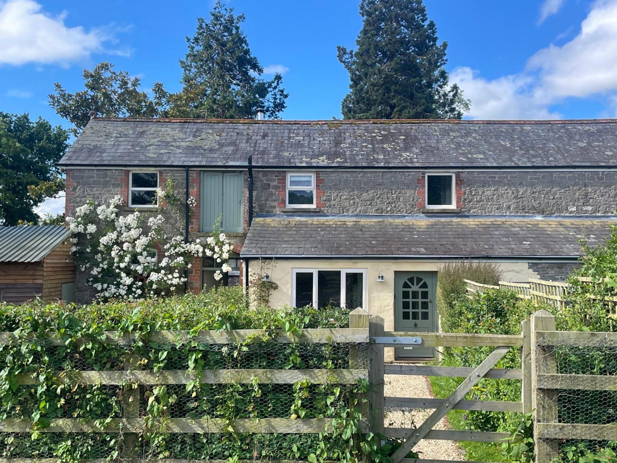 Relaxing Cottage In The Beautiful Usk Valley エクステリア 写真